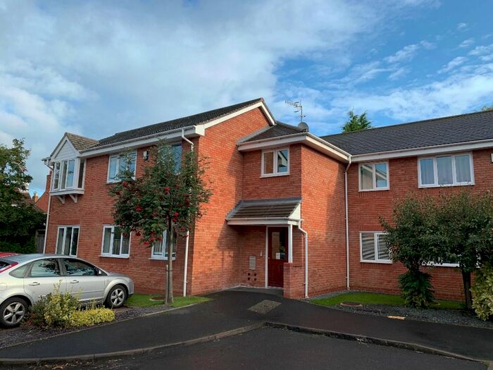 2 Bedroom Flat To Rent In Checketts Lane, Worcester, WR3