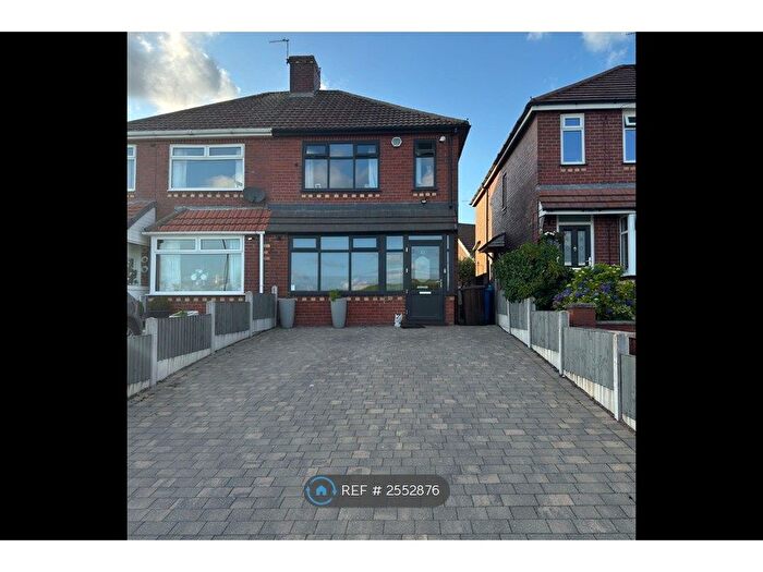 2 Bedroom Semi-Detached House To Rent In Thornham Road, Shaw, Oldham, OL2