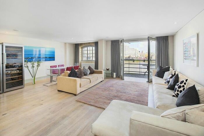 3 Bedroom Flat To Rent In Shad Thames, London, SE1