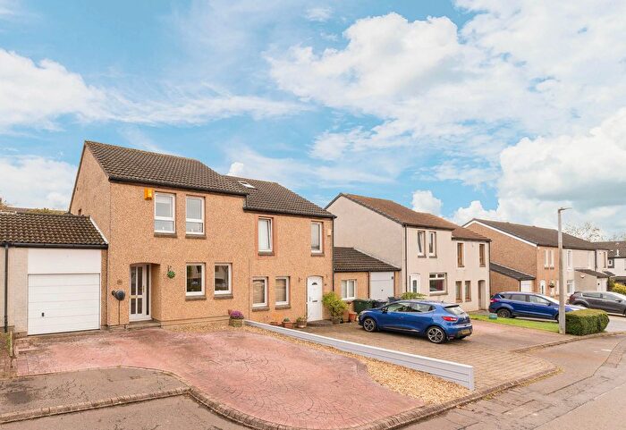 4 Bedroom Villa For Sale In Fauldburn, East Craigs, Edinburgh, EH12