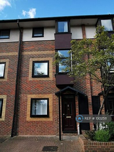 5 Bedroom Terraced House To Rent In Barnfield Place, London, E14
