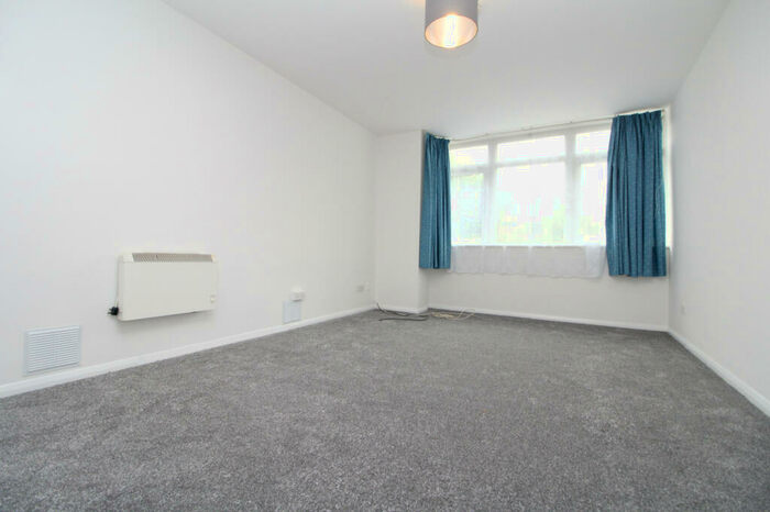 1 Bedroom Apartment To Rent In Howard Park House, Perry Hill, London, SE6