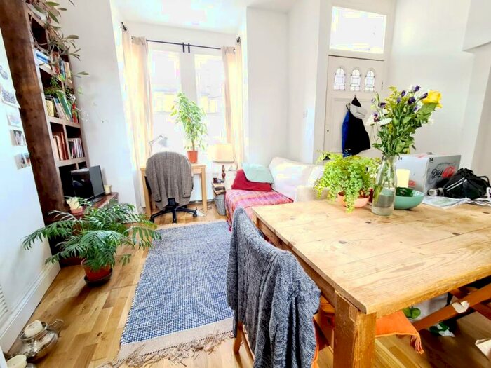 1 Bedroom Flat To Rent In Beresford Road, Turnpike Lane, N8