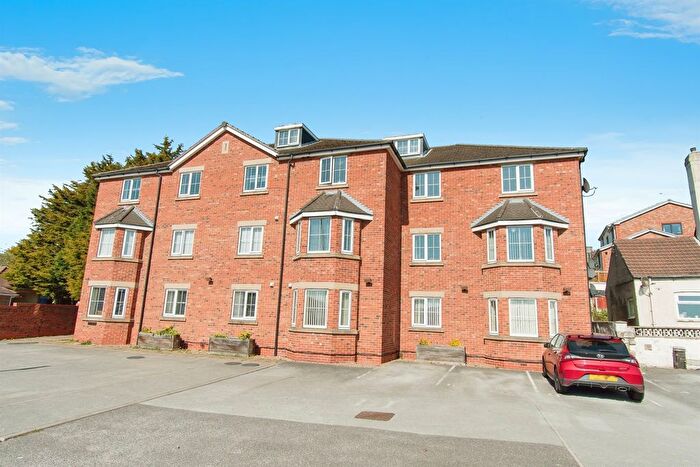 2 Bedroom Flat For Sale In Front Street, Castleford, WF10