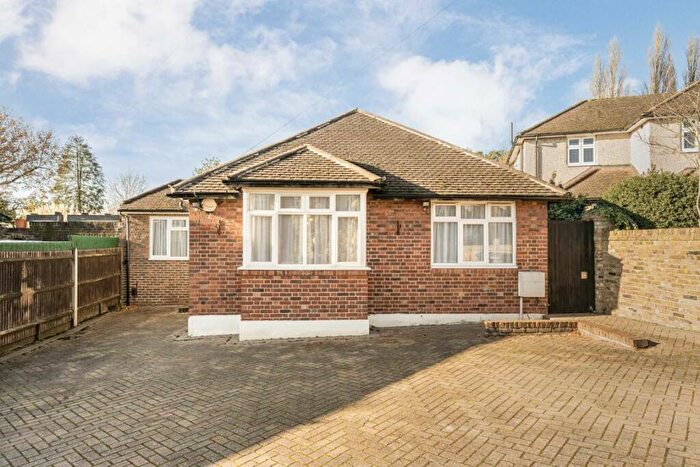 4 Bedroom Bungalow To Rent In Matlock Way, New Malden, KT3