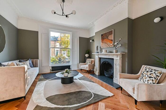 4 Bedroom Property To Rent In Downham Road, East Canonbury, London, N1