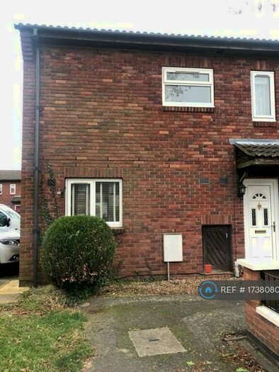 3 Bedroom End Of Terrace House To Rent In Steyning Close, Corby, NN18