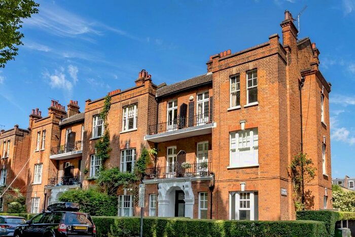 3 Bedroom Flat To Rent In Bishops Park Road, London, SW6