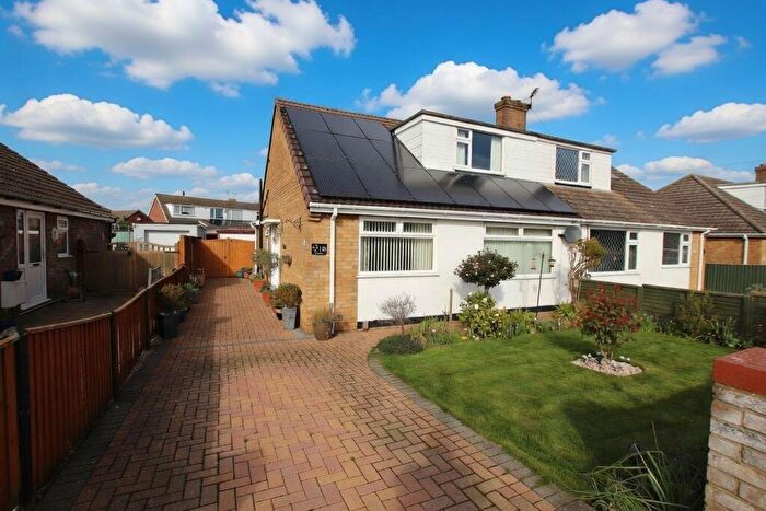 3 Bedroom Semi-Detached Bungalow For Sale In Springwood Crescent, Scartho, DN33