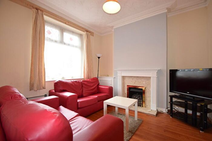 4 Bedroom House To Rent In Whitchurch Place, Cathays, CF24