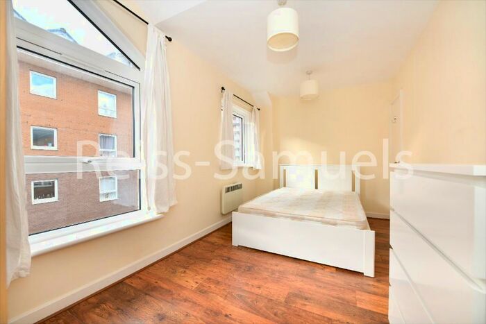 5 Bedroom Town House To Rent In Cyclops Mews, Canary Wharf, London, E14