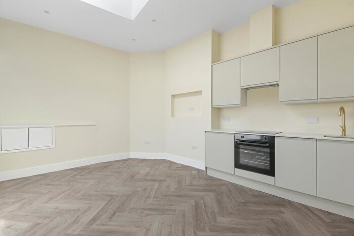 1 Bedroom House To Rent In Prince Of Wales Road, Kentish Town, NW5