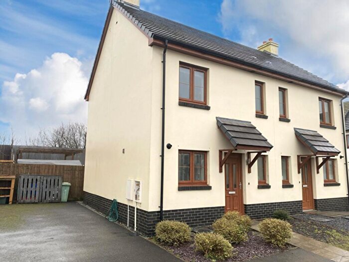 2 Bedroom Semi-Detached House For Sale In Newton Heights, Kilgetty, Pembrokeshire, SA68