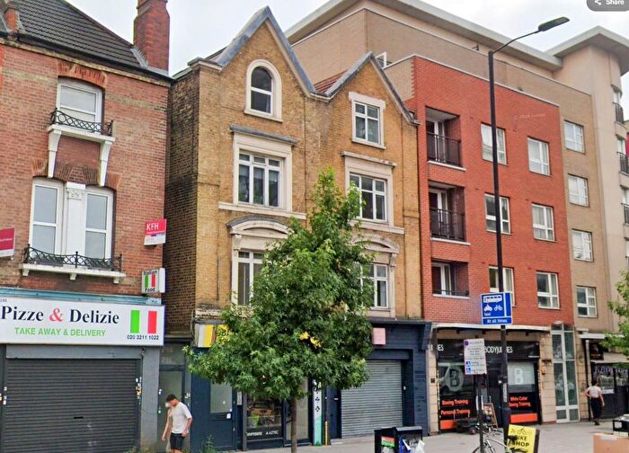 Studio To Rent In Holloway Road, Islington, N7