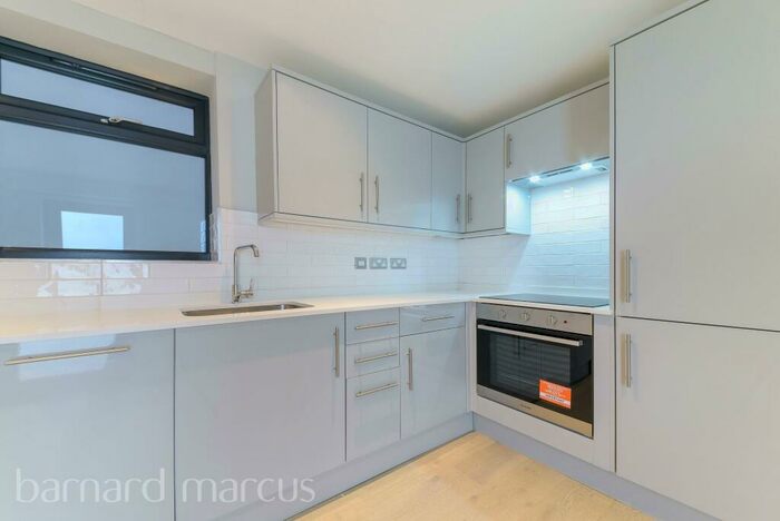 1 Bedroom Apartment To Rent In East Street, Epsom, KT17