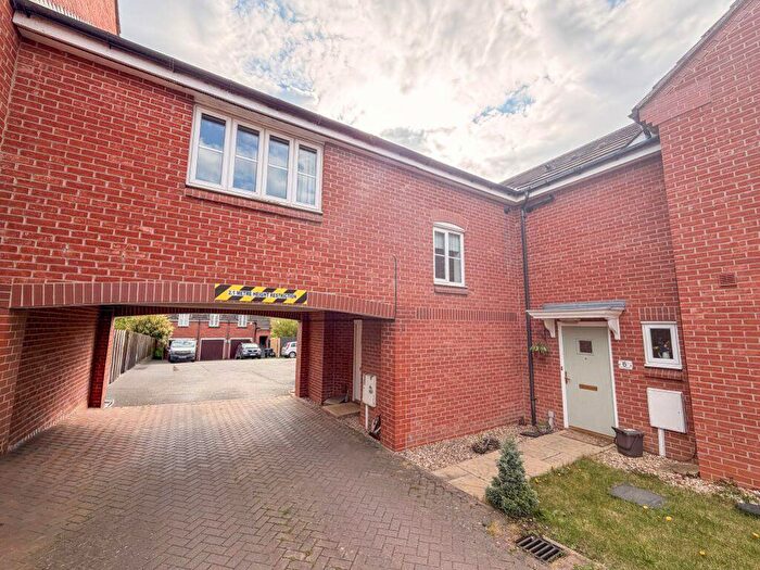 1 Bedroom Flat To Rent In Connolly Road, Northampton, NN5
