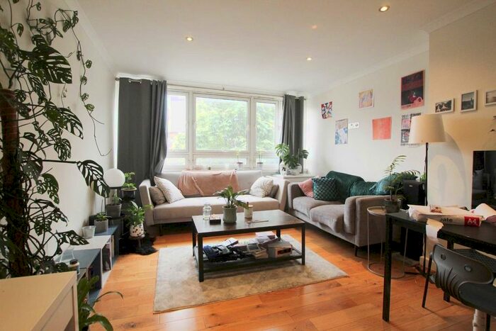 3 Bedroom Flat To Rent In Rowcross Street, London, SE1