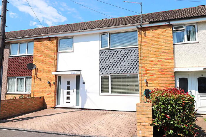 3 Bedroom Terraced House For Sale In Dene Road, Farnborough, GU14
