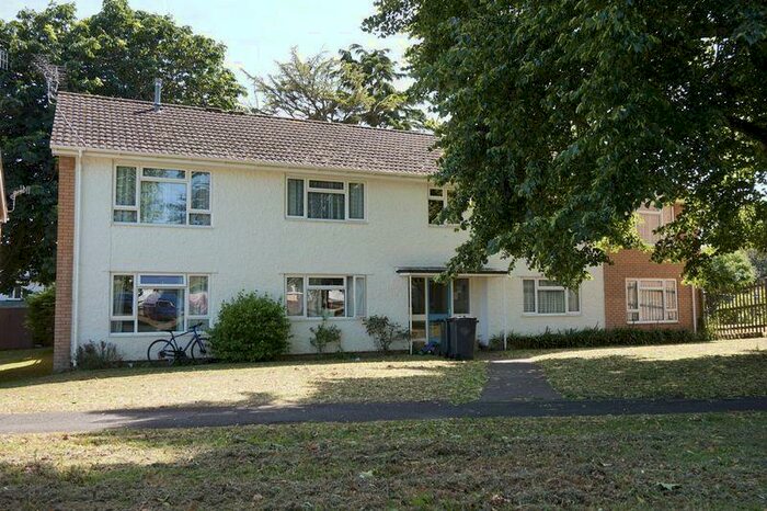 2 Bedroom Flat To Rent In Orchard Close, Sidford, EX10