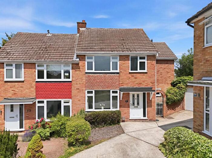 4 Bedroom Semi-Detached House For Sale In James Square, Billericay, CM11