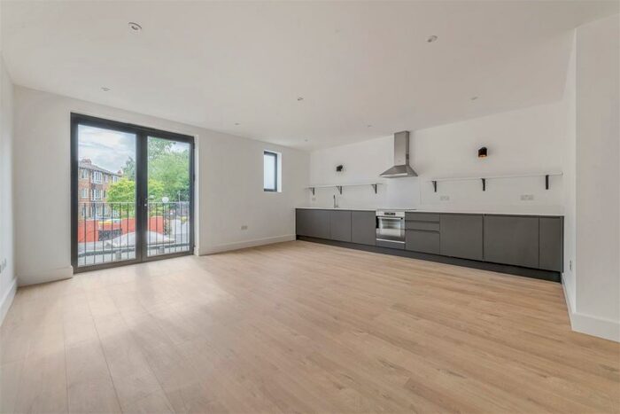 1 Bedroom Flat To Rent In George Lane, South Woodford, E18