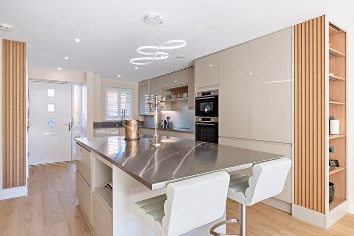 4 Bedroom Terraced House For Sale In Longley Road, Chichester, PO19