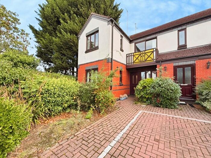 1 Bedroom Apartment For Sale In Alexandra Court, Kenilworth, CV8