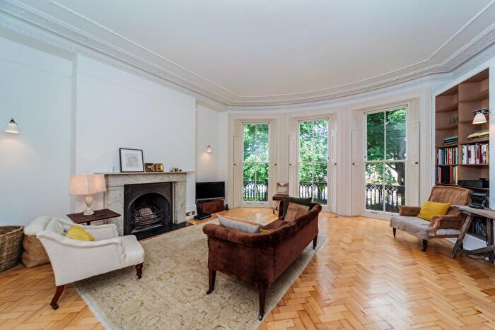 1 Bedroom Flat To Rent In Powis Square, Brighton, East Sussex, BN1