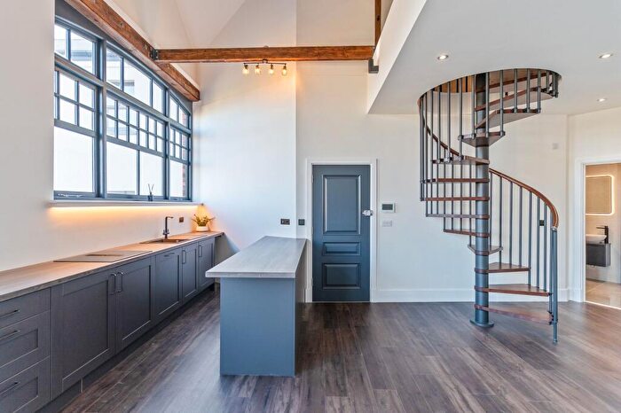2 Bedroom Apartment For Sale In Stow Hill, Cathedral Heights, NP20