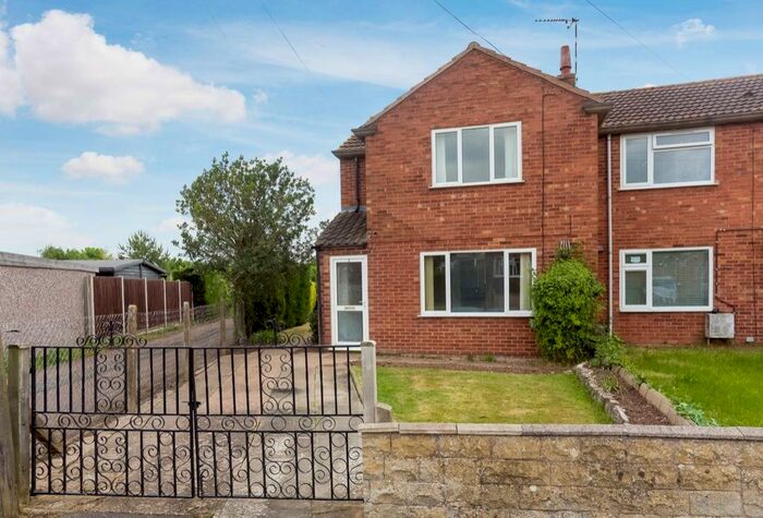 2 Bedroom End Of Terrace House For Sale In Commander Close, Bishops Tachbrook, CV33