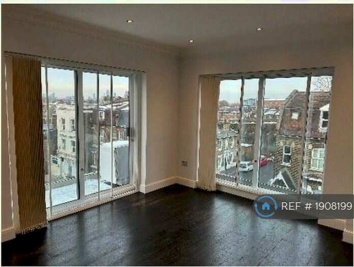 2 Bedroom Flat To Rent In Wanless Road, London, SE24