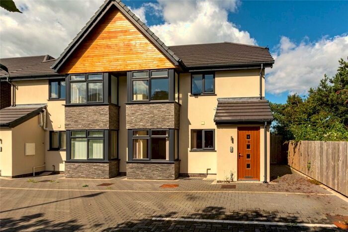 2 Bedroom Apartment To Rent In Apartment, Penmaenmawr Road, Llanfairfechan, LL33