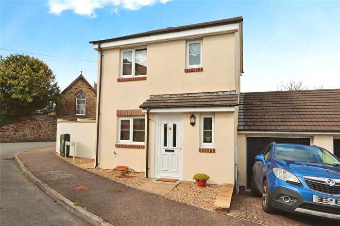 3 Bedroom Link Detached House For Sale In Bideford, Devon, EX39