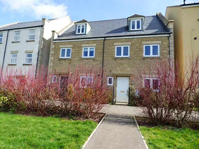 4 Bedroom House To Rent In Swaledale Road, Warminster, Wiltshire, BA12