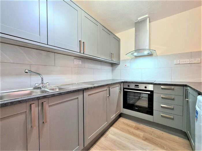 1 Bedroom Flat To Rent In Romana Court, Staines-Upon-Thames, TW18