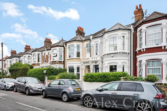 3 Bedroom Flat To Rent In Mortimer Road, Kensal Green, NW10