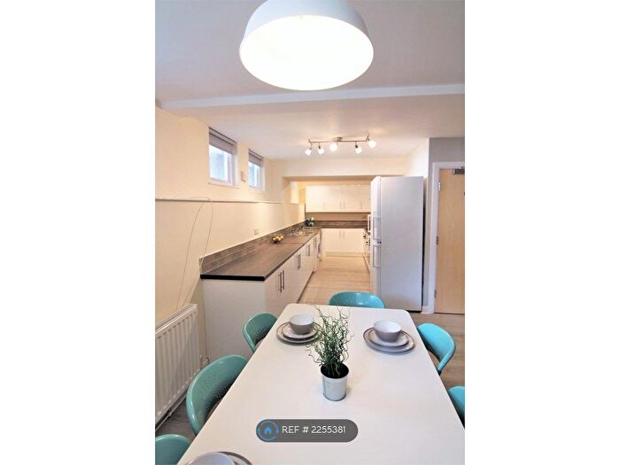 8 Bedroom Flat To Rent In Trafalgar Street, Sheffield, S1