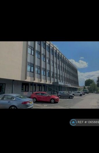 2 Bedroom Flat To Rent In Larch House, Kingswinford, DY6