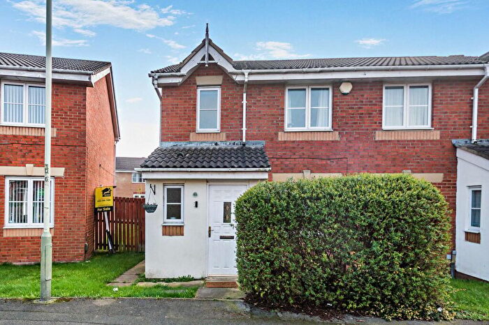 3 Bedroom Semi Detached House For Sale In Blackmoor Close, Darlington, DL1