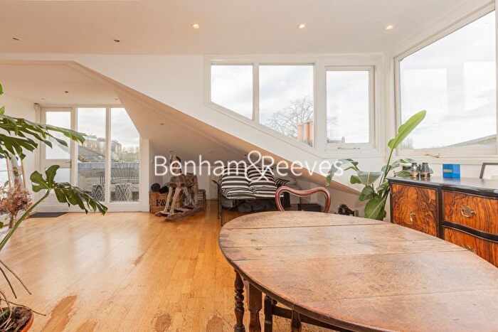 3 Bedroom Flat To Rent In Randolph Avenue, Hampstead, W9