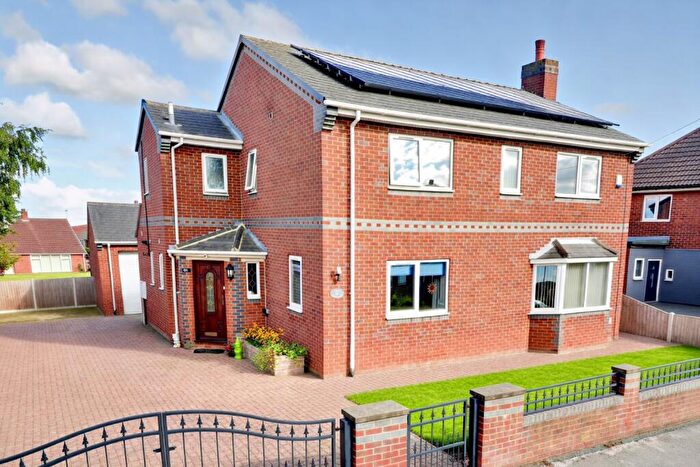 5 Bedroom Detached House For Sale In Valley Ridge, Kippax, Leeds, LS25