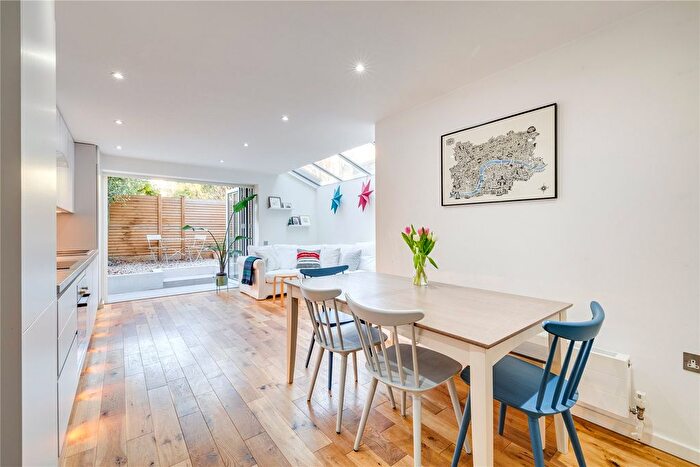 2 Bedroom Flat For Sale In Oakbury Road, Fulham, London, SW6