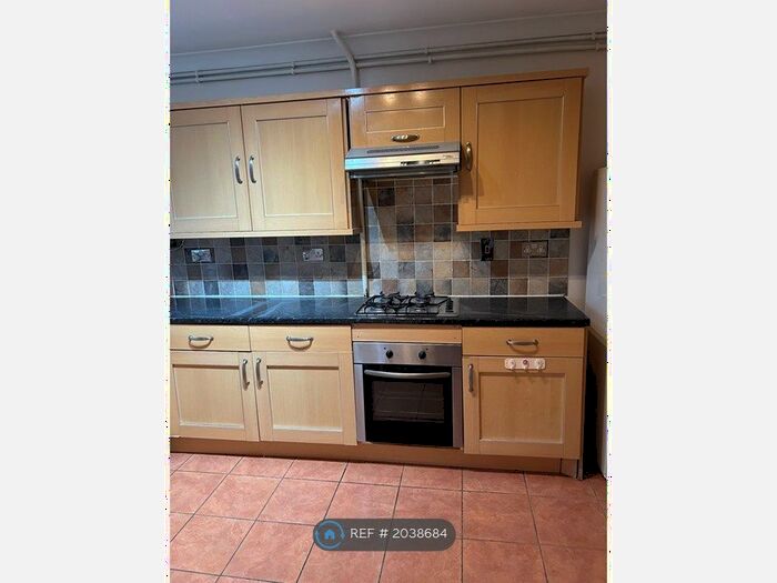 1 Bedroom Flat To Rent In South Oxhey, Watford, WD19