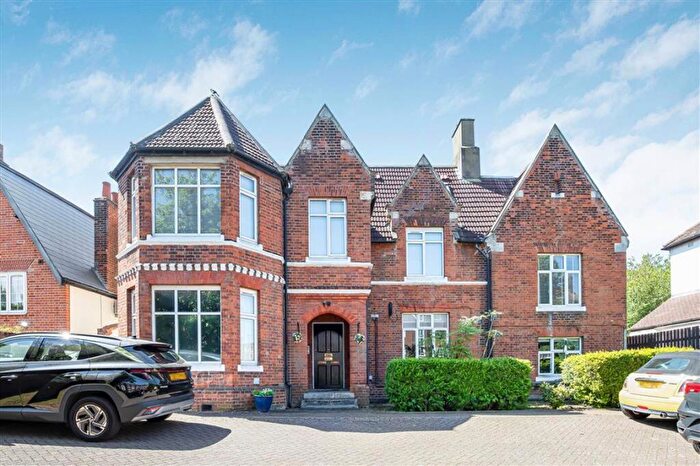 2 Bedroom Flat To Rent In Southend Crescent, Eltham, SE9