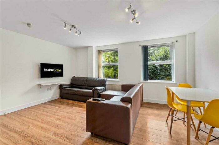 7 Bedroom Apartment To Rent In Houndiscombe Road, Plymouth, PL4