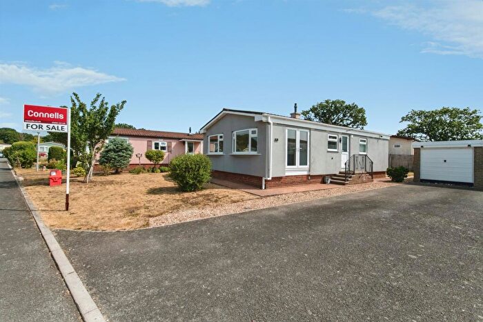 2 Bedroom Park Home For Sale In Glen Close, Clyst St. Mary, Exeter, EX5