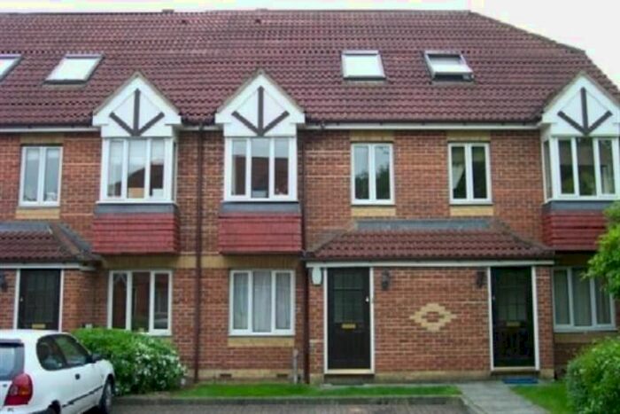 1 Bedroom Flat To Rent In Dorset Mews, Princes Avenue, Finchley, London N3