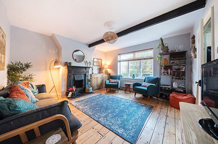 3 Bedroom End Of Terrace House For Sale In Old Farm Road, Guildford, Surrey, GU1
