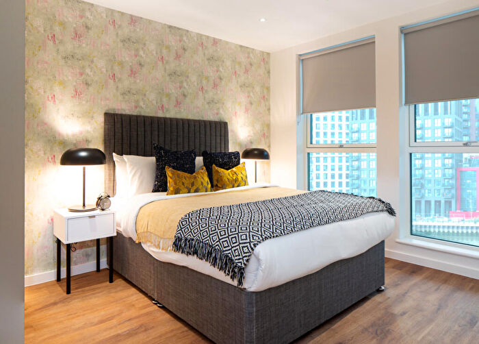 1 Bedroom Flat To Rent In Fizzy Ea A - Silvertown Way, London, E16