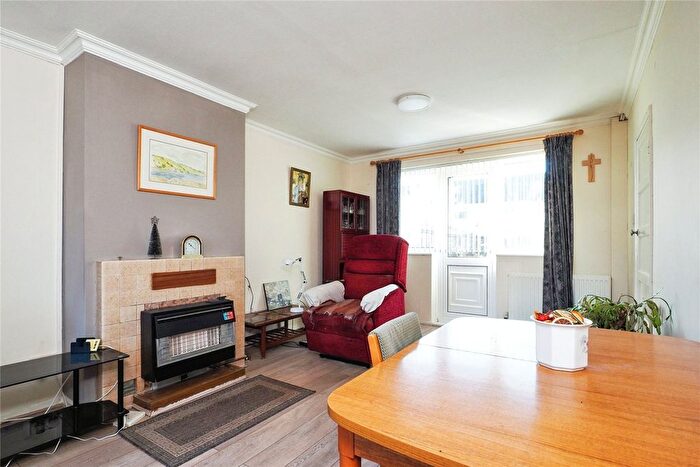 3 Bedroom End Of Terrace House For Sale In Green Lane, Clifton, Nottingham, NG11